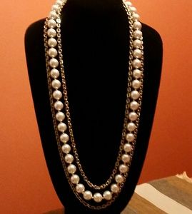 MULTI STRAND PEARL & GOLD NECKLACE